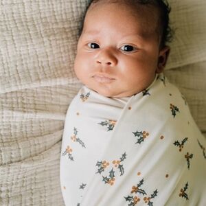 Mebie Baby Holly Bamboo Stretch Swaddle / Blanket